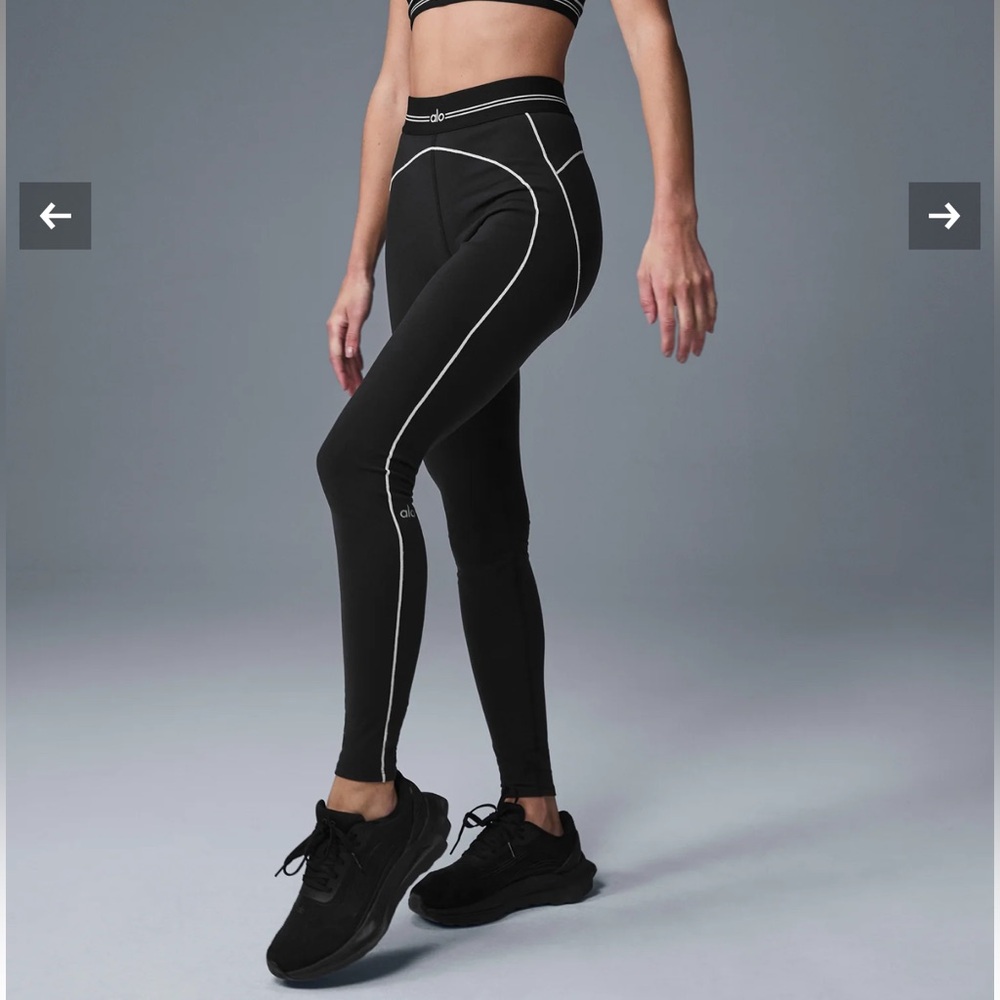 ALO Yoga Black Leggings with White Contrast Piping